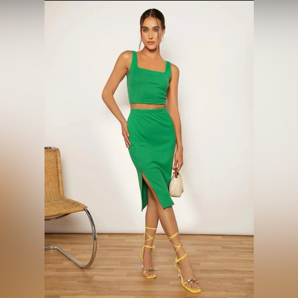 Solid tank and skirt set